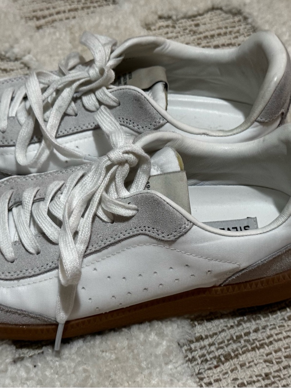 Steve Madden Duo Sneakers White Gray Suede Gum Sole Lace Up Shoes Size 7 - Picture 2 of 5